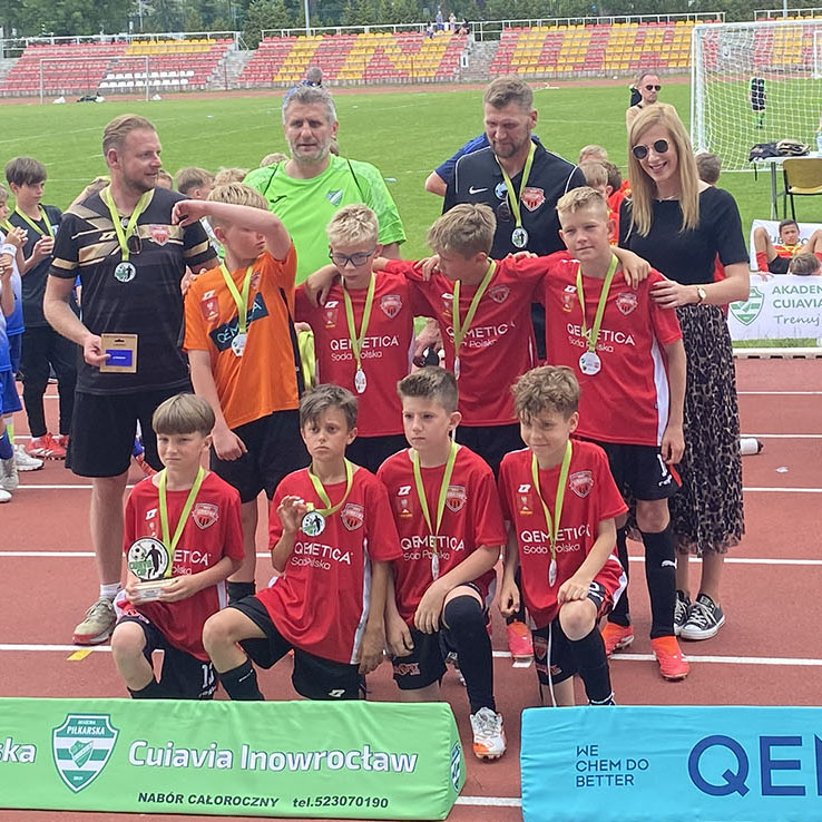 Tam, gdzie sport łączy pokolenia. Jak Fundusz Wsparcia Inicjatyw Społecznych QEMETICA zmienia lokalny sport?